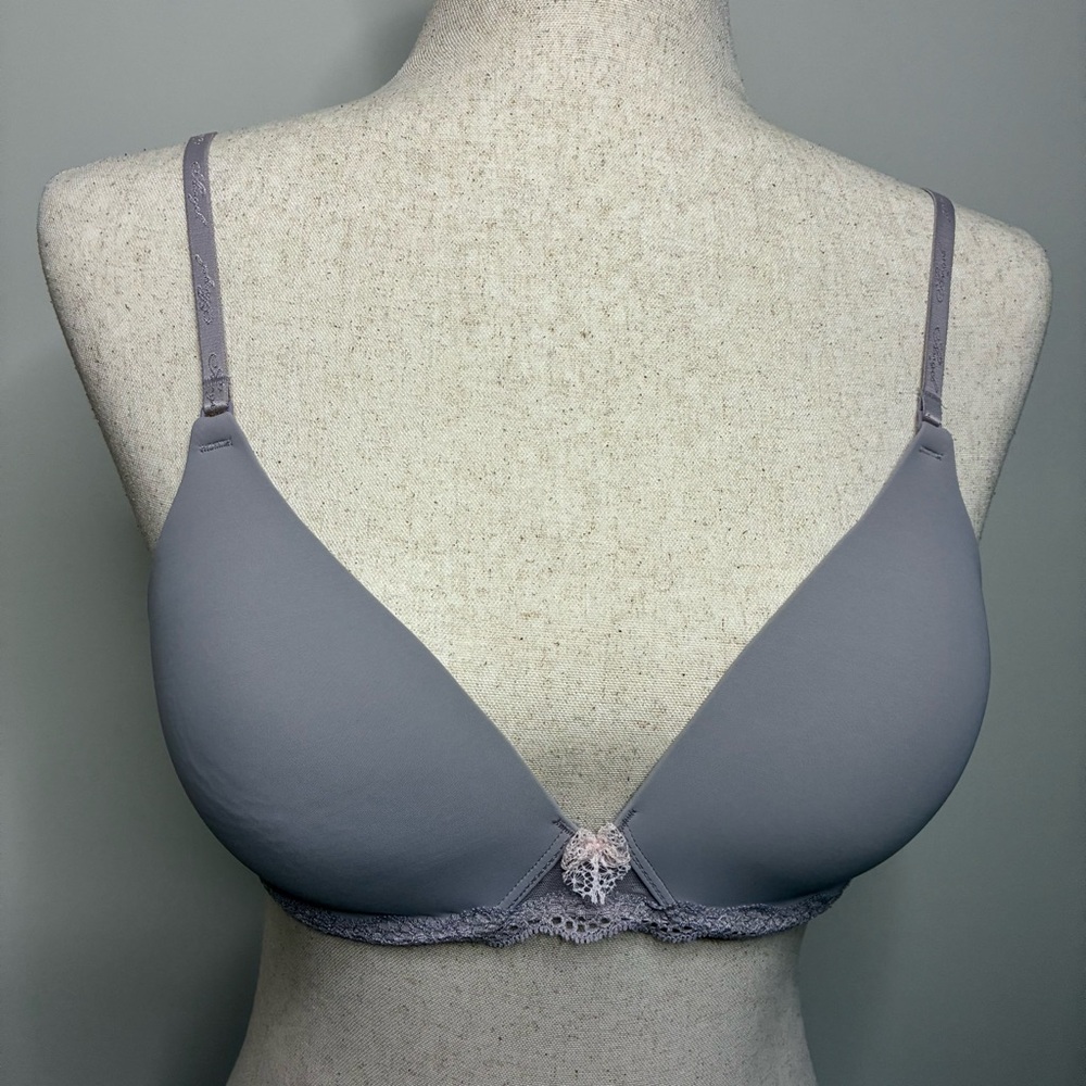 Victoria’s Secret Angels No Wire Bra – Gray Lace Trim